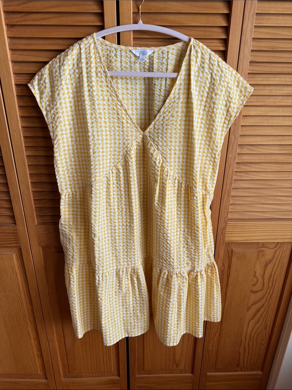 TIME and TRUE Yellow and White Houndstooth Tiered V-Neck Dress